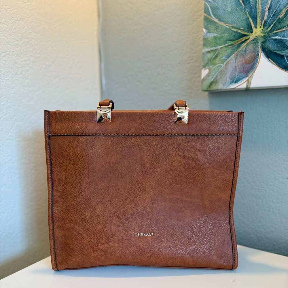 NWOT Gussaci Medium Tan Purse- $25